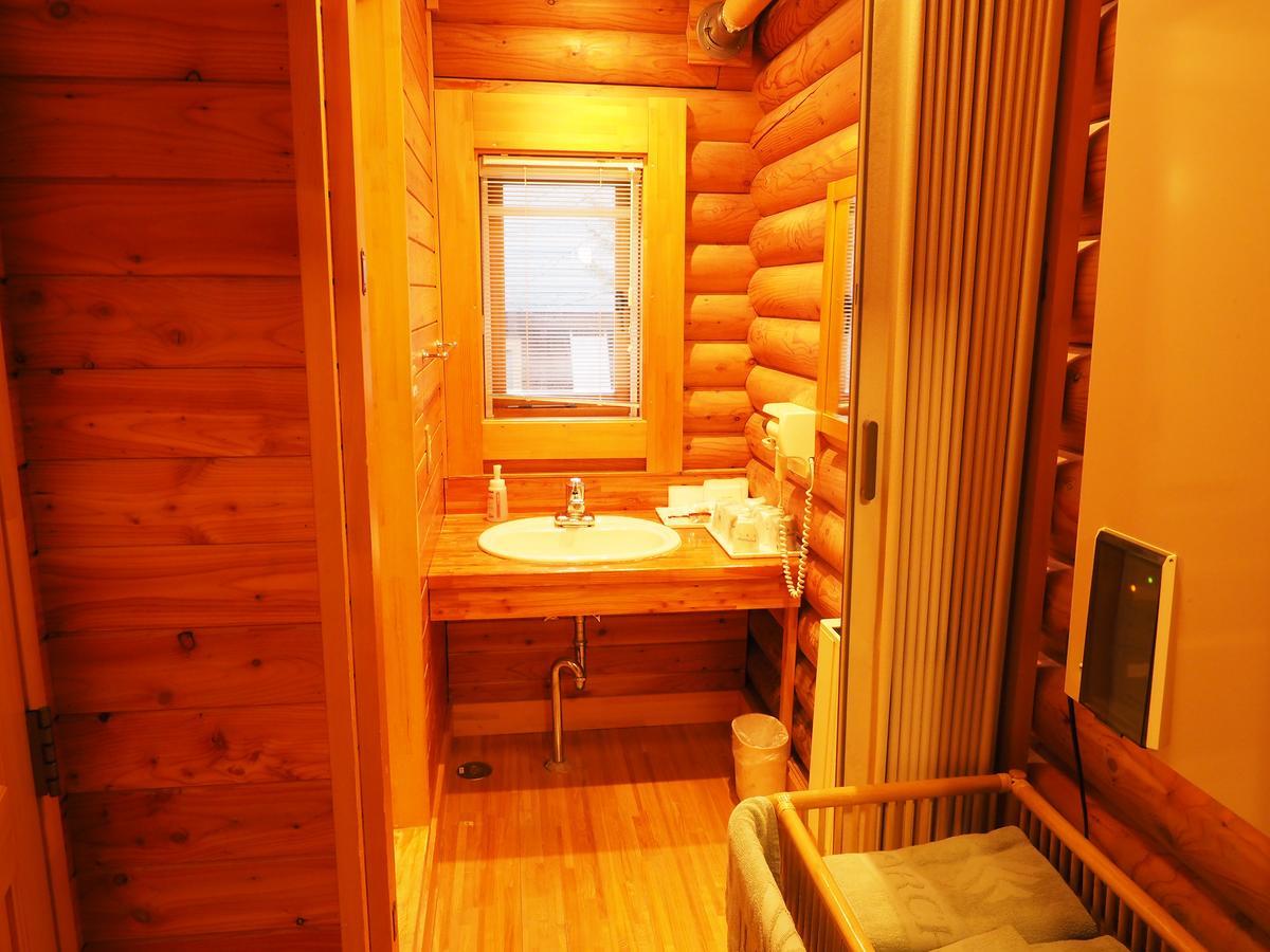 Log Hotel Larch Lake Kanayama Minamifurano Cameră foto