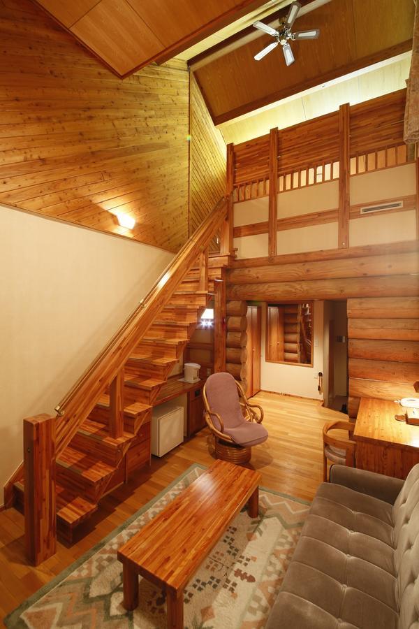 Log Hotel Larch Lake Kanayama Minamifurano Cameră foto